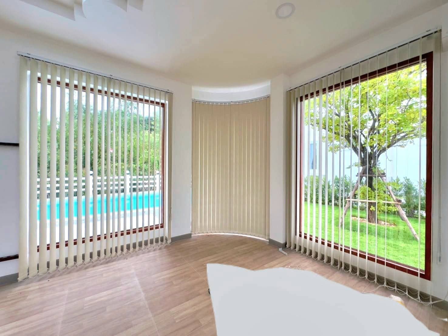 บ้านริมสระและช่องกระจก ภาพที่ 5